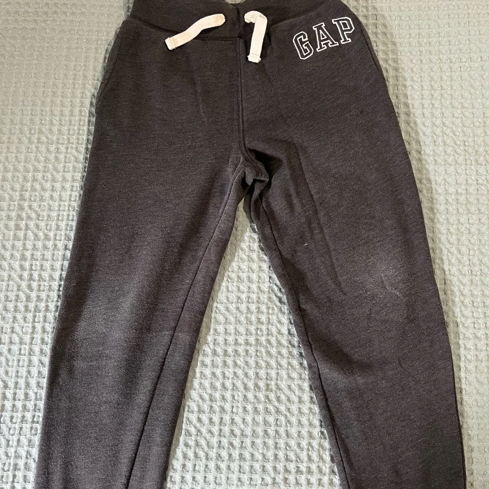 ⭐️3$30⭐️ GAP and Old Navy boys joggers bundle size M - Picture 5 of 10